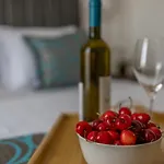 Status Max Apartments