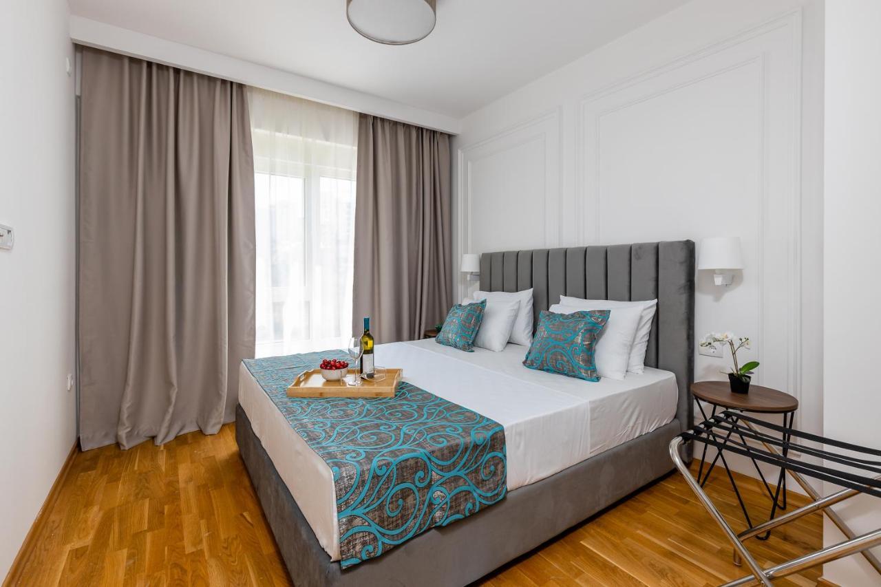 Status Max Apartments Budva