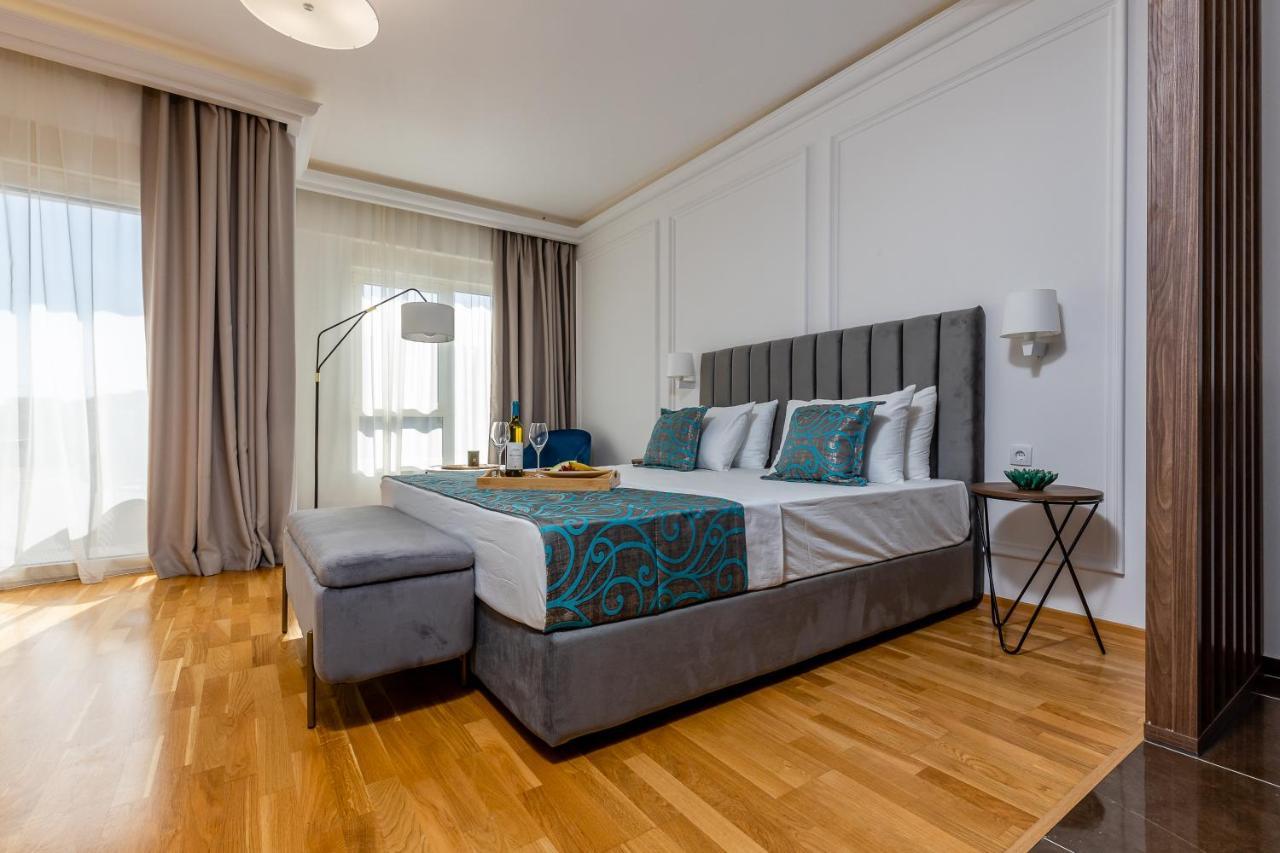 Status Max Apartments *