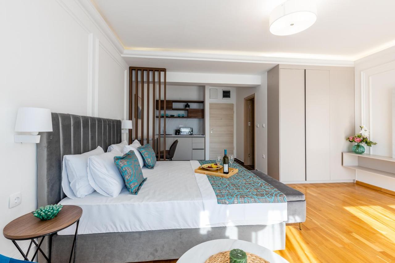 Status Max Apartments *