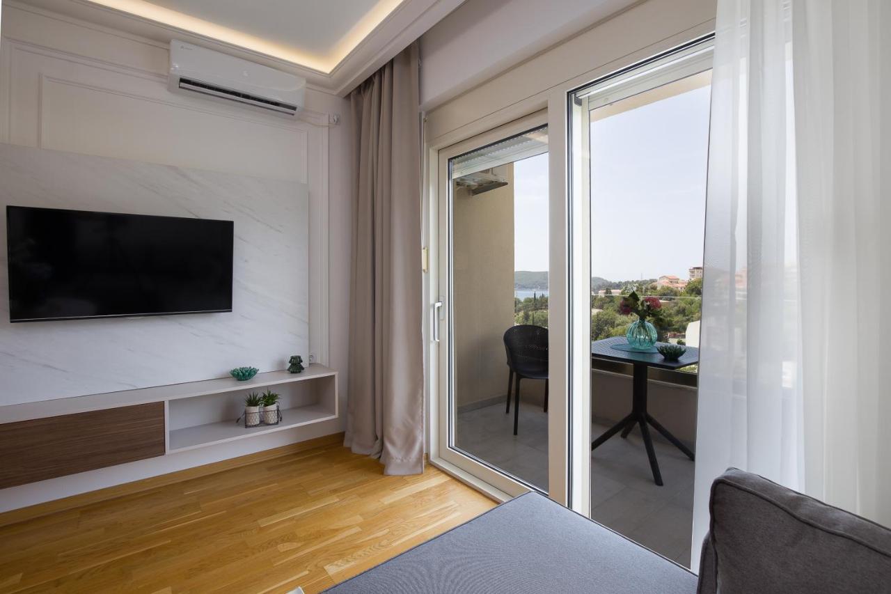Status Max Apartments *