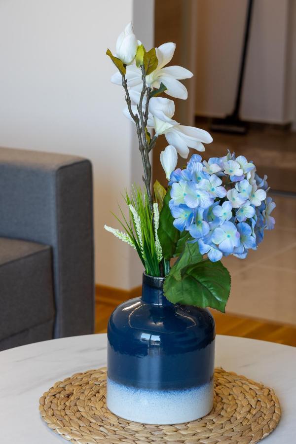 Status Max Apartments Budva
