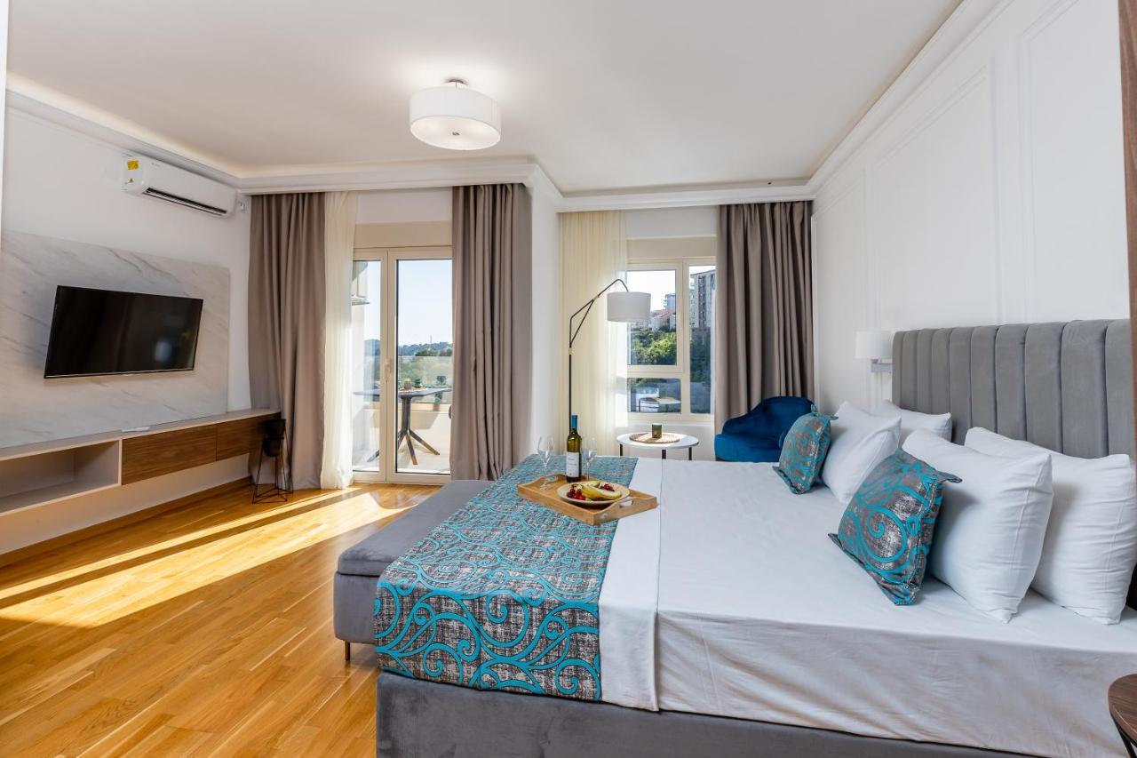 Status Max Apartments *