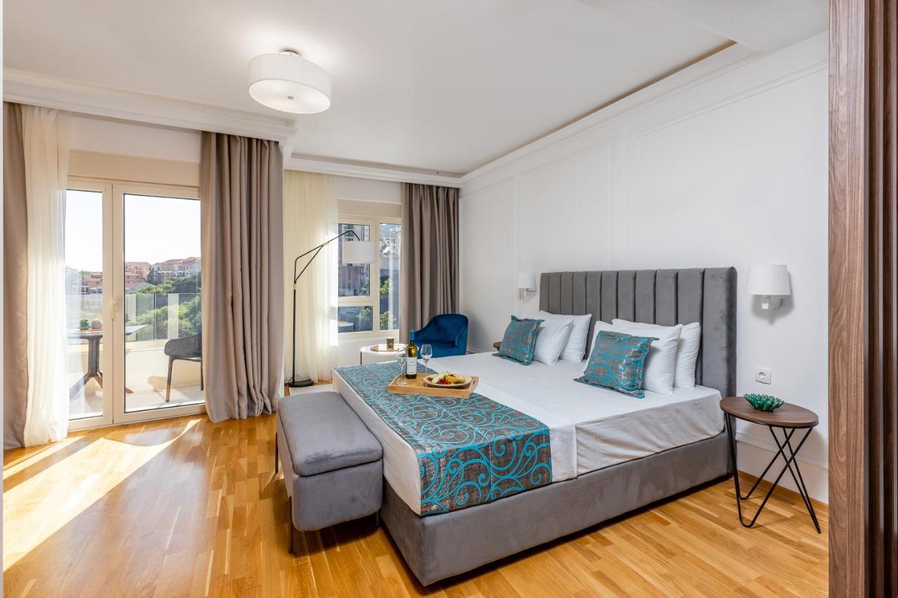 Status Max Apartments